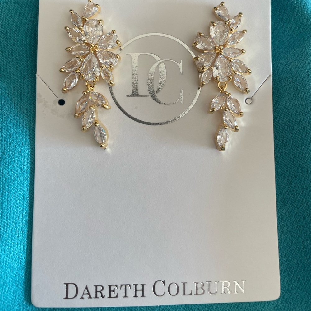 NWT Dareth Colburn Vivian Gold and Crystal Leaf Earrings